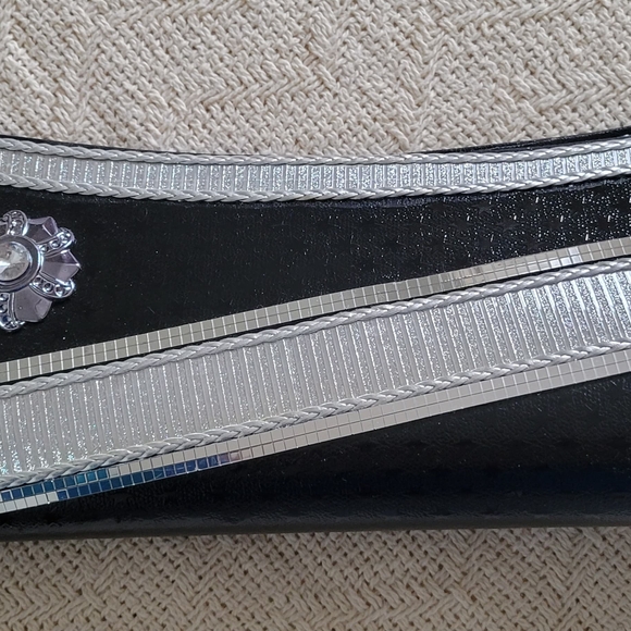 Multicolor Embroidered Women's Clutch Set - Picture 6 of 16